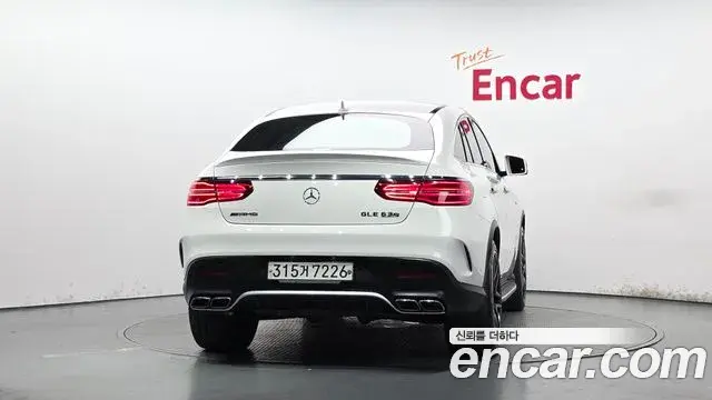 Mercedes-Benz GLE-Class 2019 — Photo 7/35