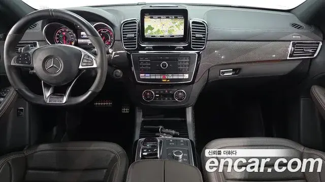 Mercedes-Benz GLE-Class 2019 — Photo 34/35