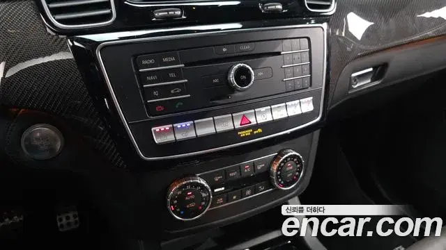 Mercedes-Benz GLE-Class 2019 — Photo 10/35