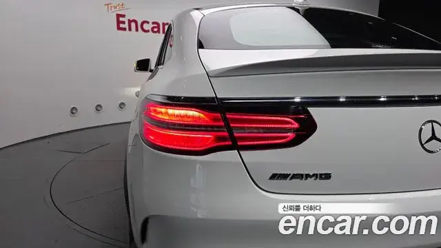 Mercedes-Benz GLE-Class 2019 — Photo 13/35
