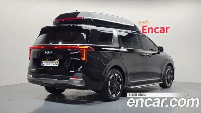 Kia Carnival 2024 — Şəkil 25/37