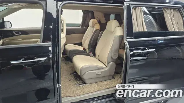 Kia Carnival 2024 — Şəkil 15/37