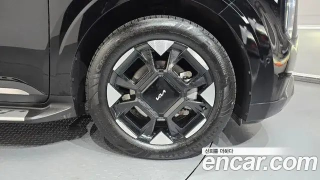 Kia Carnival 2024 — Şəkil 8/37