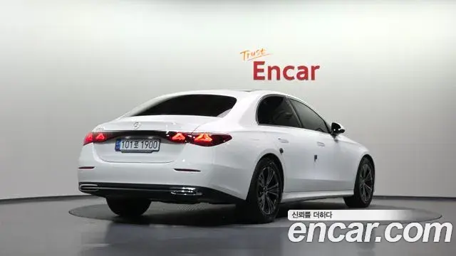 Mercedes-Benz E-Class 2024 — Şəkil 1/20