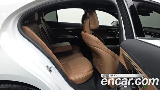 Mercedes-Benz E-Class 2024 — Şəkil 11/20