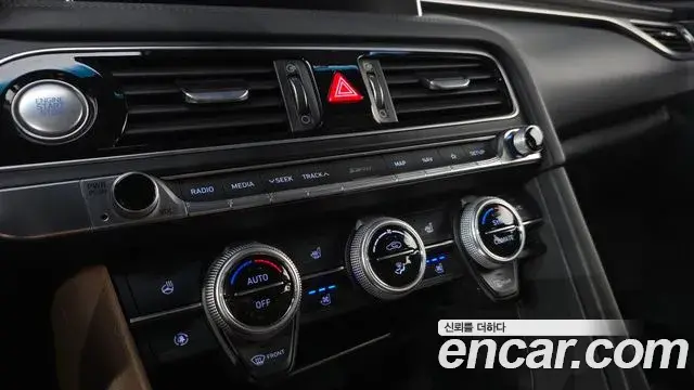 Genesis G70 2019 — Photo 18/32
