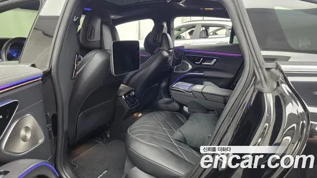 Mercedes-Benz EQS 2022 — Photo 27/38