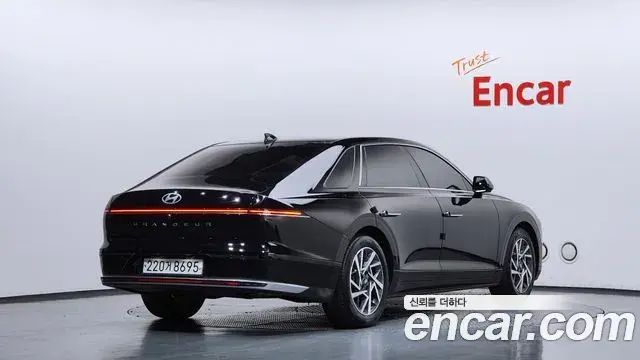 Hyundai Grandeur 2023 — Фото 1/20