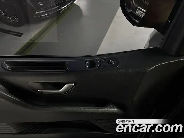 Hyundai Staria 2023 — Фото 10/20