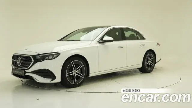Mercedes-Benz E-Class 2026 — Photo 9/20