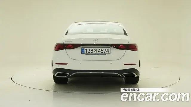 Mercedes-Benz E-Class 2026 — Photo 3/20