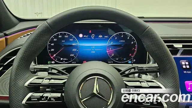 Mercedes-Benz E-Class 2026 — Photo 6/20