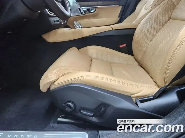 Volvo V90 Cross Country 2024 — ფოტო 16/20