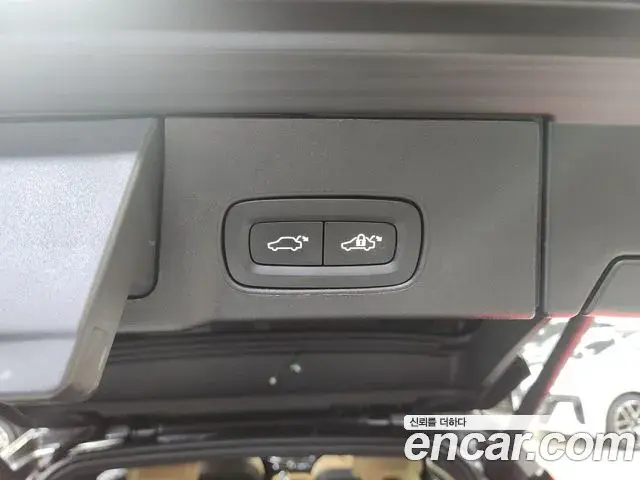 Volvo V90 Cross Country 2024 — ფოტო 19/20