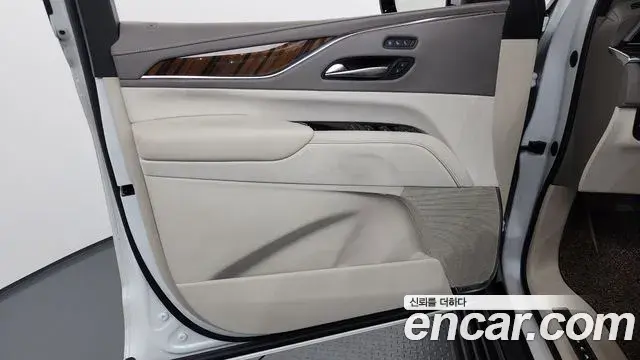 Cadillac Escalade 2022 — Photo 10/37