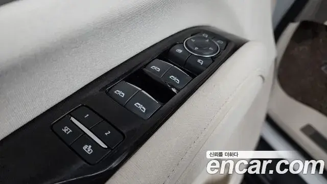 Cadillac Escalade 2022 — Photo 18/37