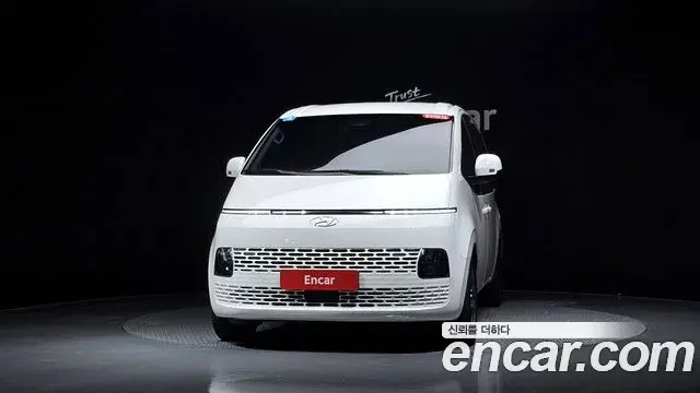 Hyundai Staria 2023 — Photo 3/20