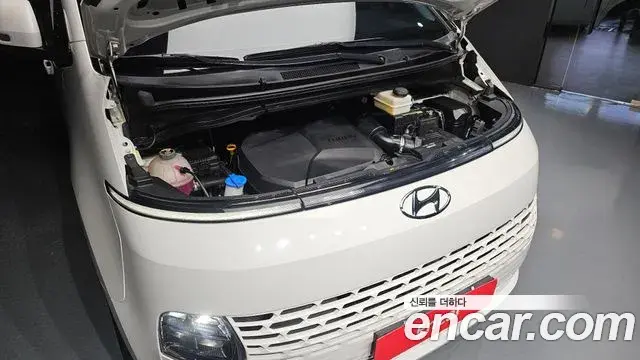 Hyundai Staria 2023 — Photo 6/20