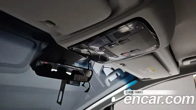 Hyundai Staria 2023 — Photo 18/20