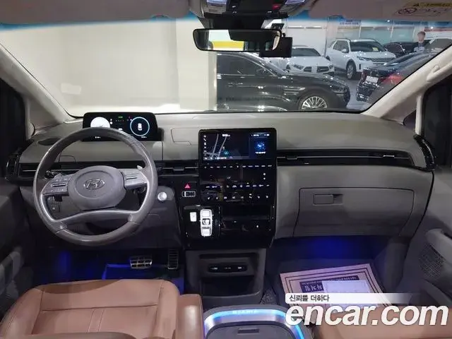 Hyundai Staria 2022 — Фото 4/20