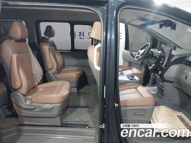 Hyundai Staria 2022 — Фото 16/20
