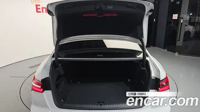 Audi A6 2022 — Photo 13/34