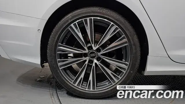 Audi A6 2022 — Photo 14/34