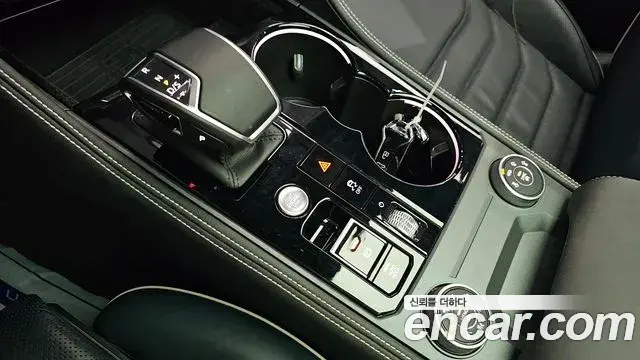 Volkswagen Touareg 2024 — Şəkil 39/50