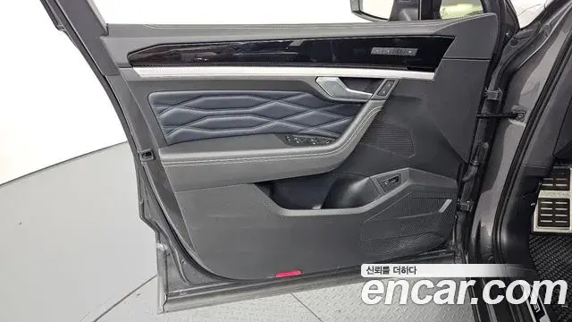 Volkswagen Touareg 2024 — Şəkil 33/50