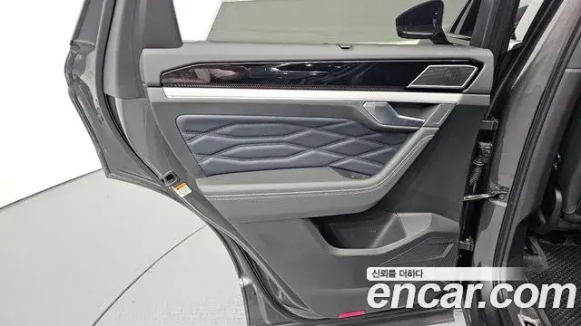 Volkswagen Touareg 2024 — Şəkil 45/50