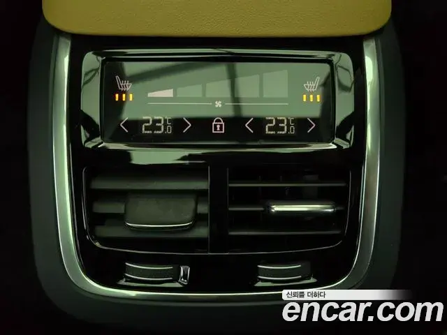 Volvo XC90 2022 — Фото 17/20