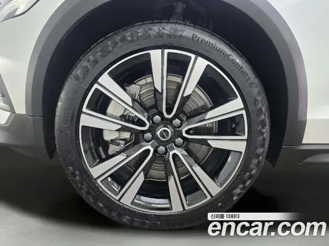 Volvo V60 Cross Country 2025 — Photo 10/20