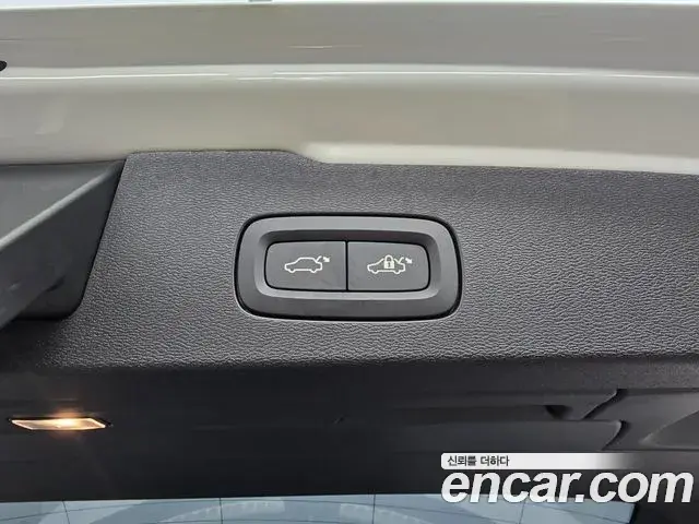 Volvo V60 Cross Country 2025 — Photo 18/20