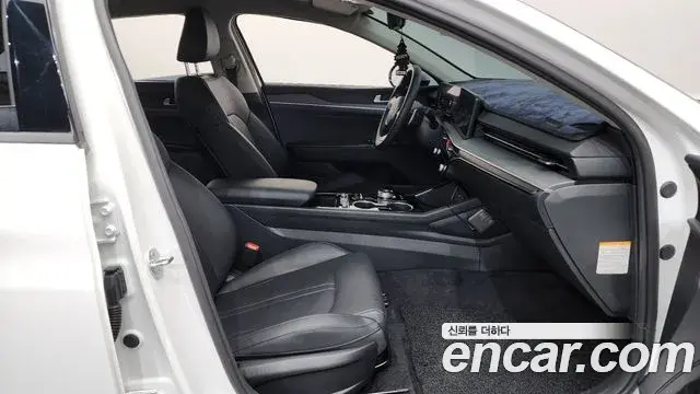 Kia K5 2024 — Photo 30/32