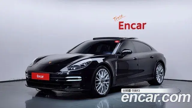 Porsche Panamera 2021 — Фото 1/20