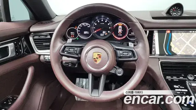 Porsche Panamera 2021 — Фото 13/20
