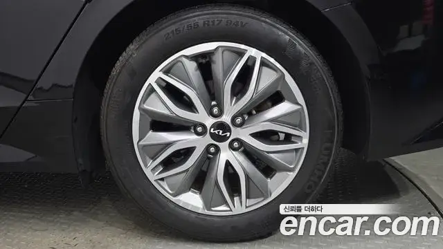 Kia K5 2023 — Photo 20/38
