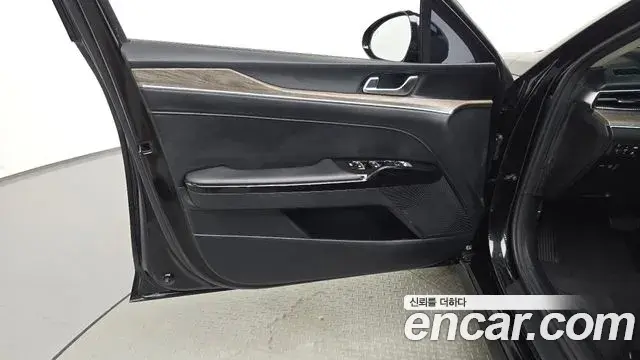 Kia K5 2023 — Photo 26/38