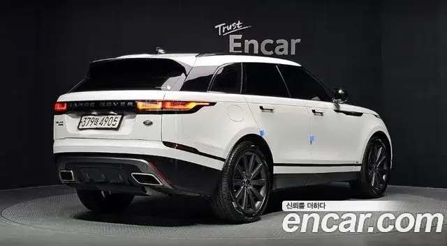 Land Rover Range Rover Velar 2018 — Şəkil 10/20