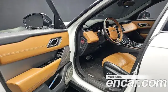Land Rover Range Rover Velar 2018 — Şəkil 8/20