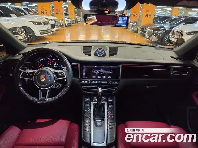 Porsche Macan 2020 — Фото 7/20