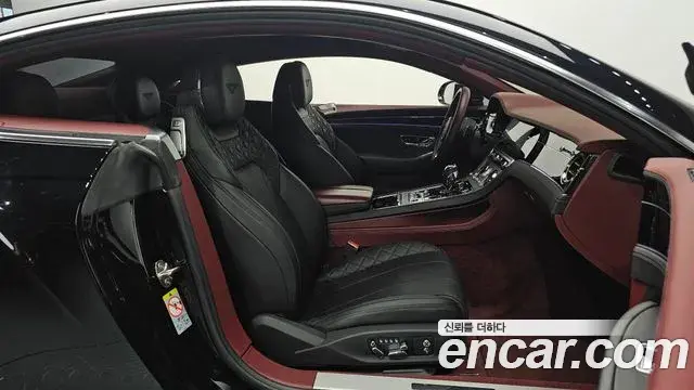 Bentley Continental GT 2020 — Фото 10/20