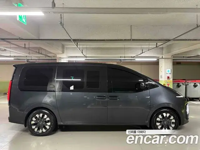 Hyundai Staria 2021 — Фото 3/11