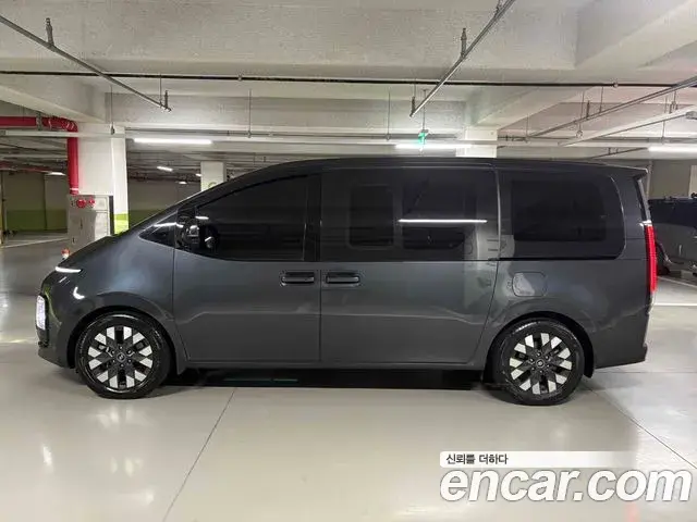 Hyundai Staria 2021 — Фото 4/11