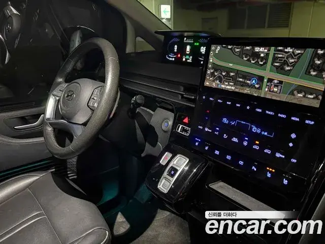 Hyundai Staria 2021 — Фото 10/11