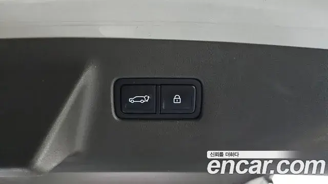 Hyundai Santa Fe 2024 — Фото 17/20