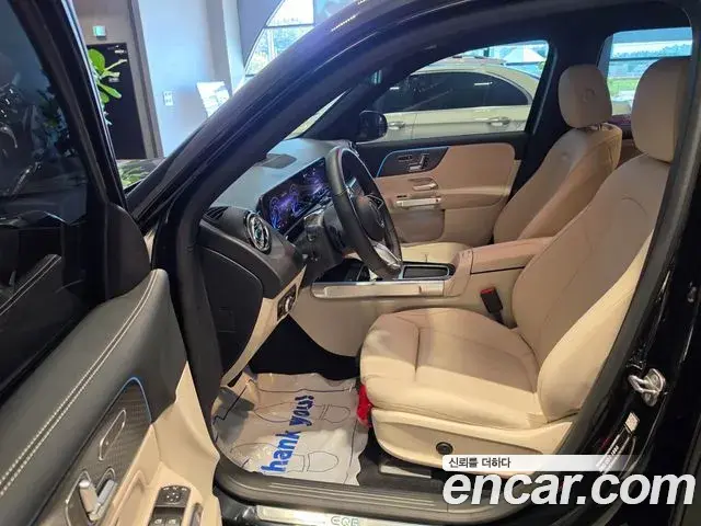 Mercedes-Benz EQB 2025 — Şəkil 19/20