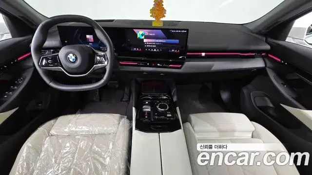 BMW 5 Series 2024 — Фото 1/20