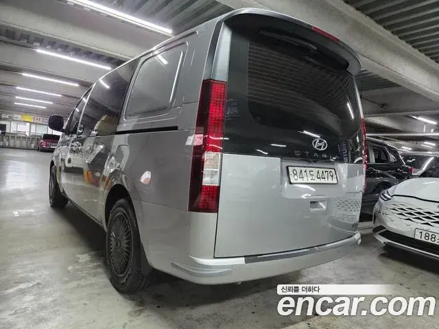Hyundai Staria 2022 — Photo 1/20