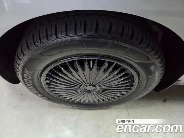 Hyundai Staria 2022 — Photo 4/20